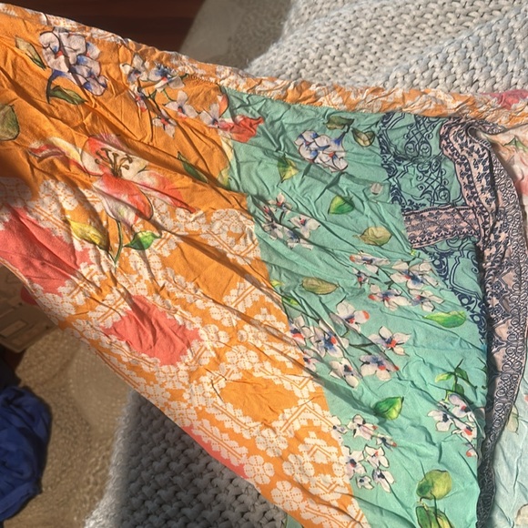 Beautiful swim cover up - Picture 3 of 3